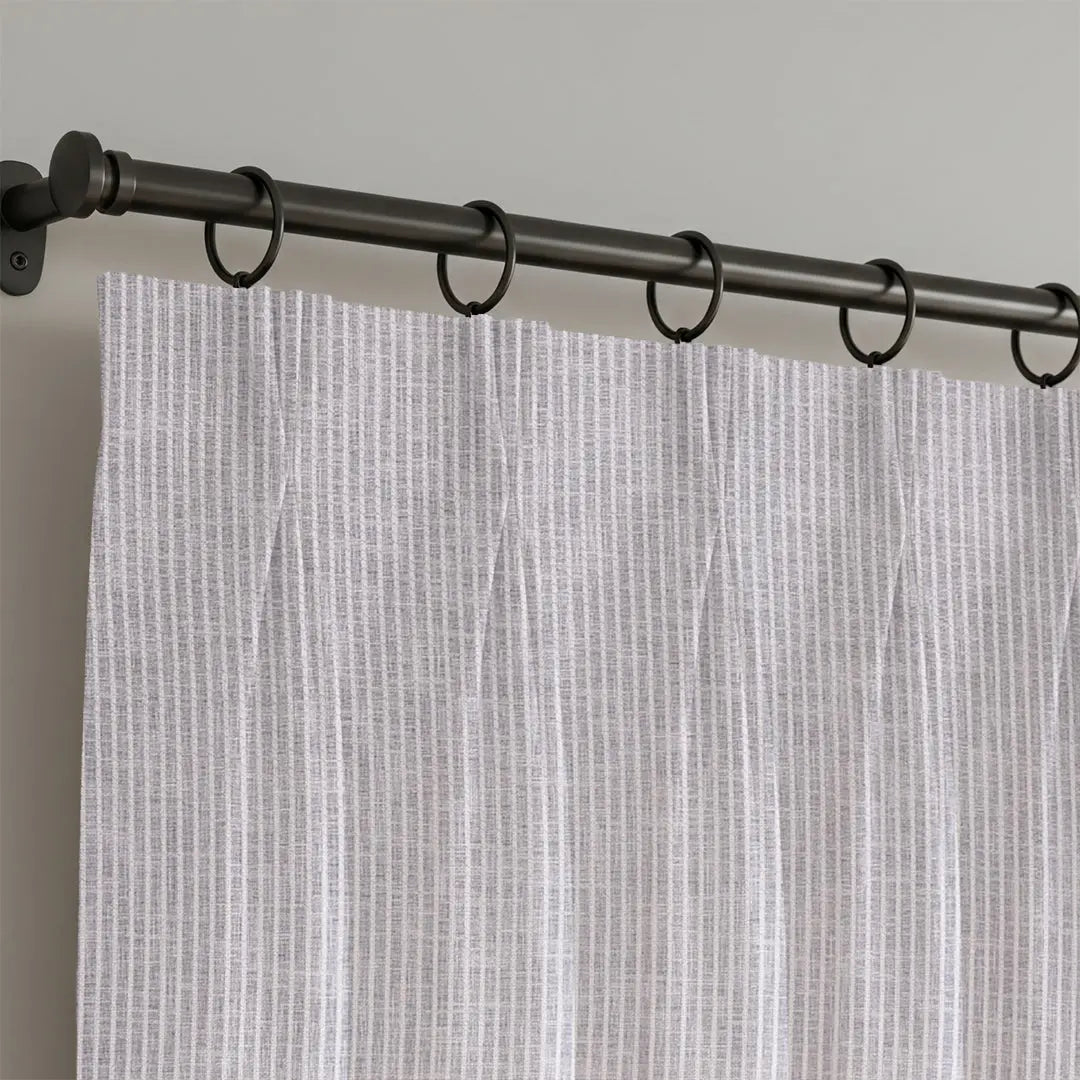 pinch pleat with black box